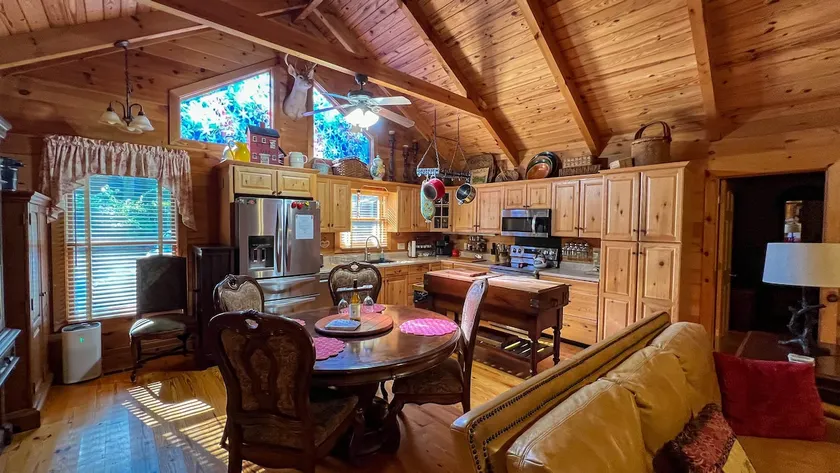 Stay for end of Summer at Sparkleberry! - Image 1