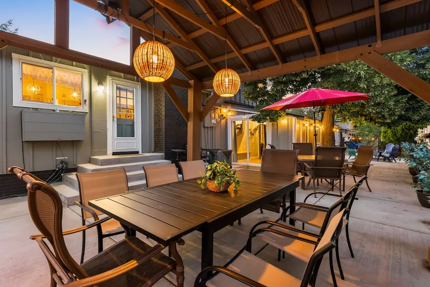 25mins to Denver*Red Rocks*Hot Tub*2 Fire Pits, 1.5hrs to skiing, Pet Friendly  - Image 1
