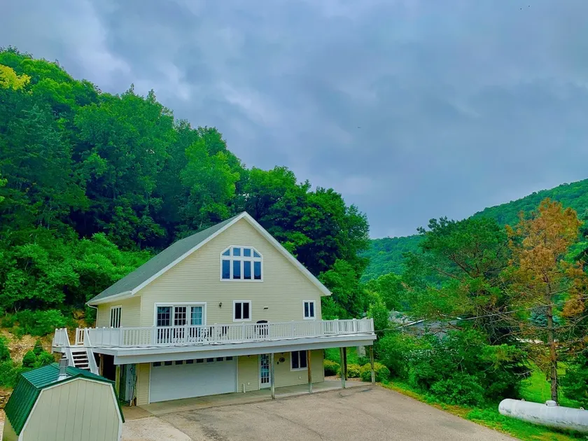 Scenic Valley Motel - Image 1