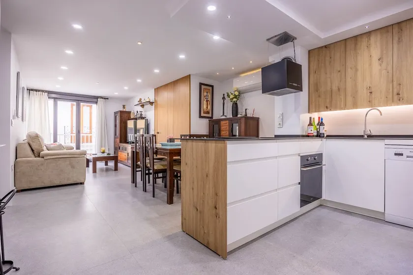 Luxury apartment in the center of Seville - Image 1