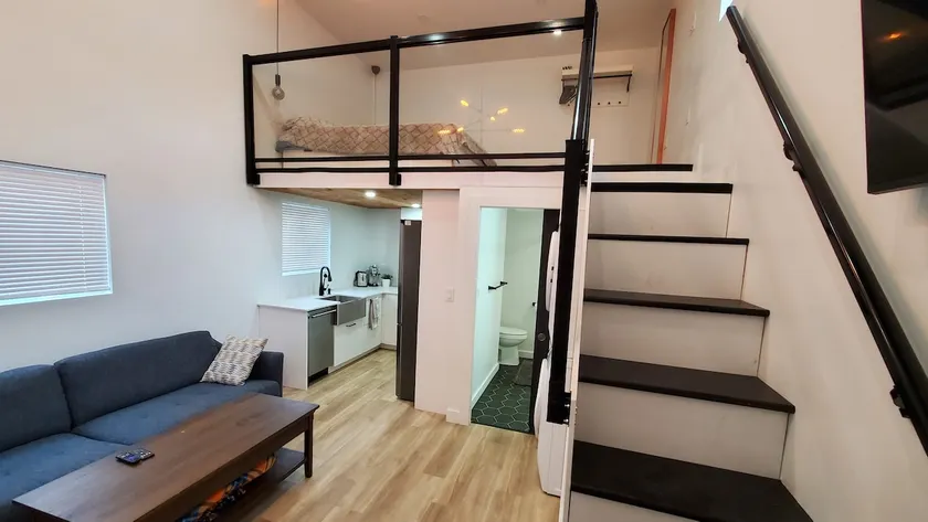 Adorable 1-bedroom guesthouse in Halifax - Image 1
