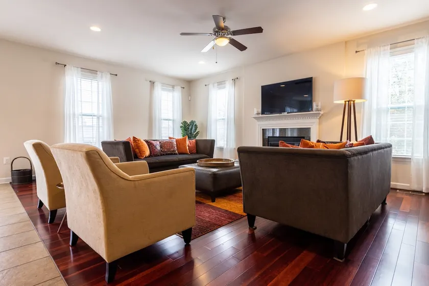 Gorgeous 3000+ SF, 5BR, 5BA -10 min to DC - Families, Arlington Cemetery - Image 1