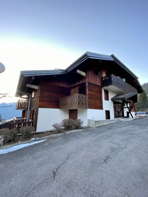 Cozy studio between the lake and the mountain - Image 1