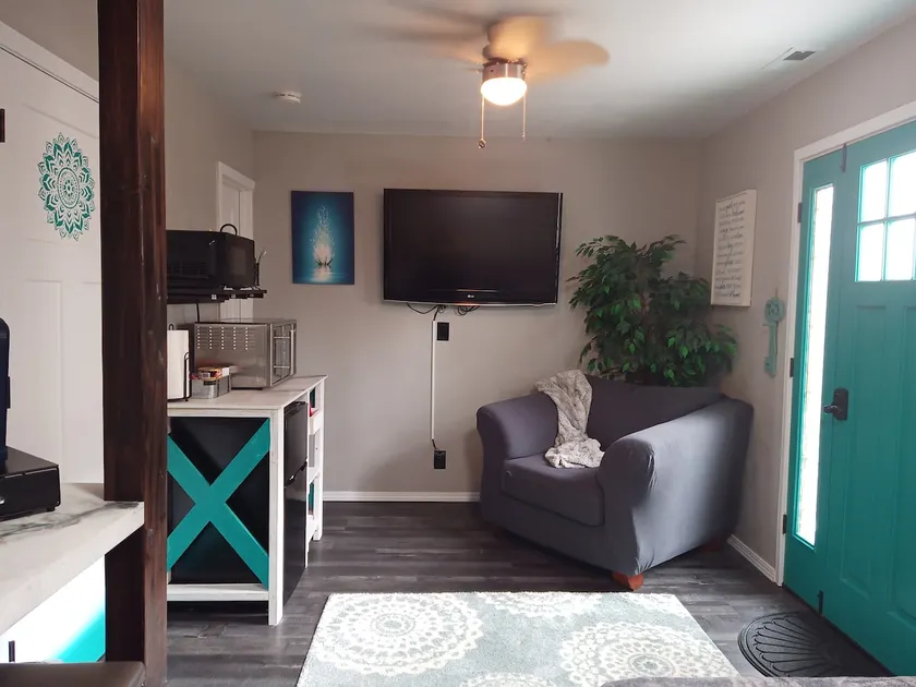 Private Oasis with personal entrance and bathroom. - Image 1