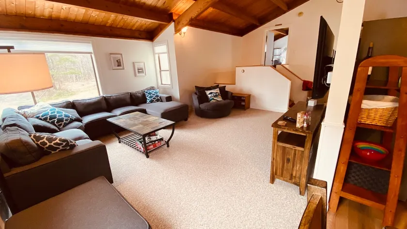 Bee Base: Bright 3BR Condo - Family Vacation spot! - Image 1