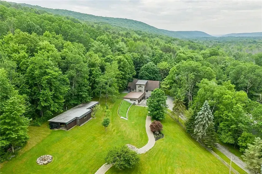 12 Private acres, 15min to wineries & Keuka Lake - Image 1