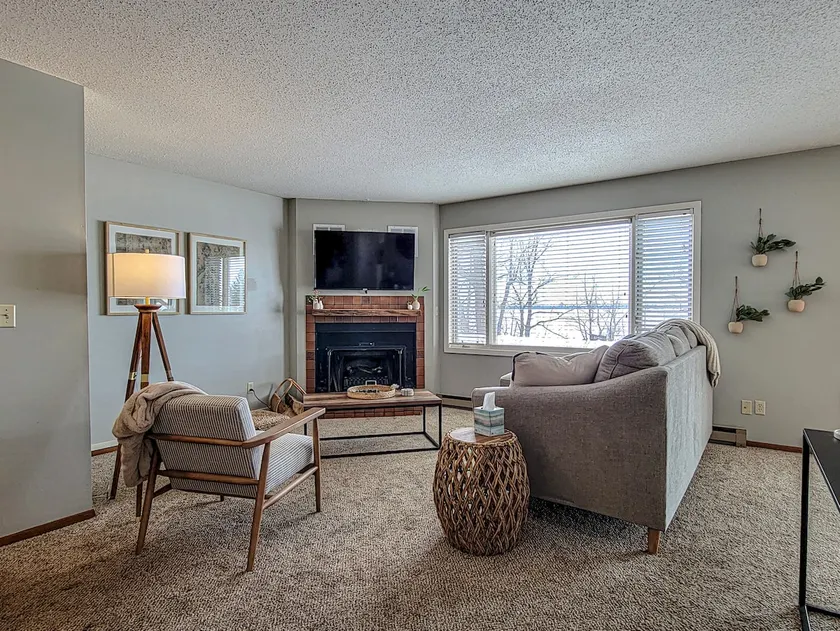 Breezy Hills - Unit 4; Lake Bemidji, King Bed, Kayaks, PB Trail private access - Image 1