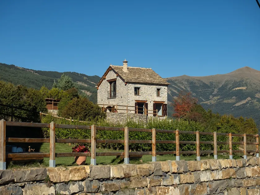 Unique country house in the heart of the Pyrenees - Image 1