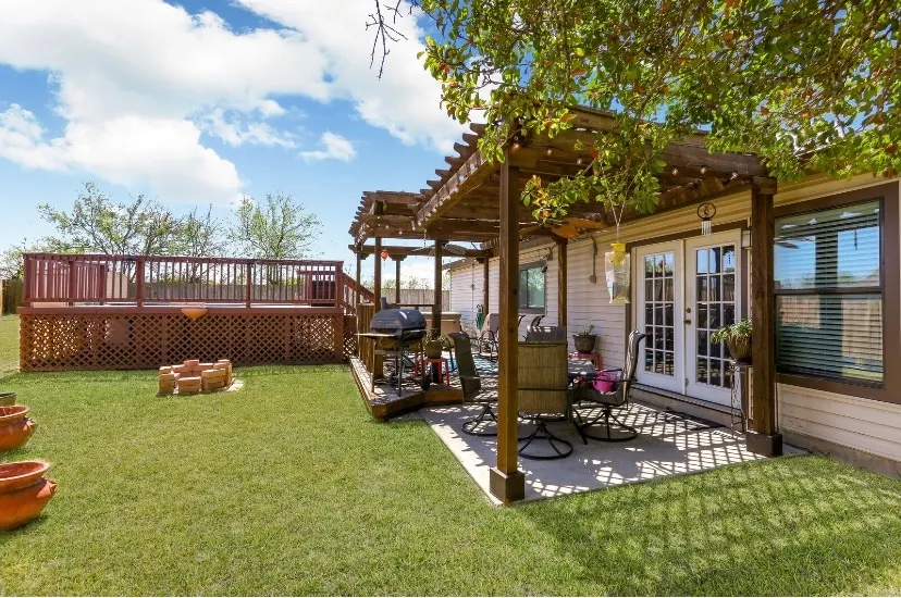 Spacious Home with Pool Approved BMT Location - Image 1