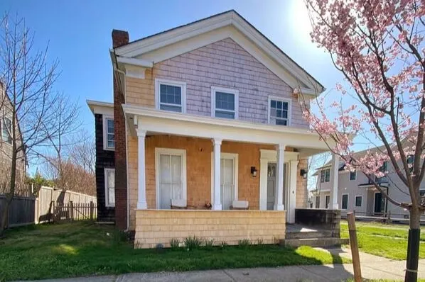 Newly Renovated 2-BR Apartment - Image 1