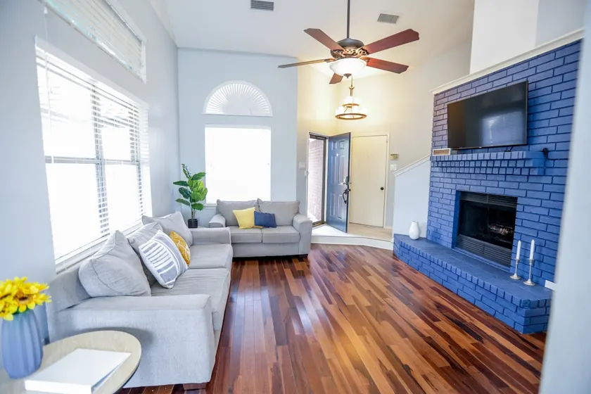 One of a kind 10 min from AT&T Stadium 3BR2BA Home - Image 1