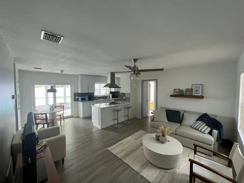 2-bedroom home with pool near Kings Landings! - Image 1