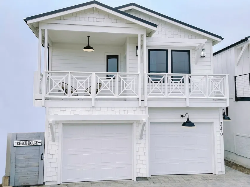 New Luxurious Home! Hot Tub! 2 min walk to Beach! - Image 1