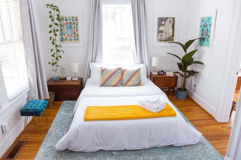 Cozy 3-Bedroom House with High Ceilings. - Image 1