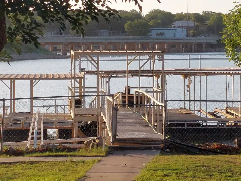 Cozy Home on Lake Brownwood - Image 1