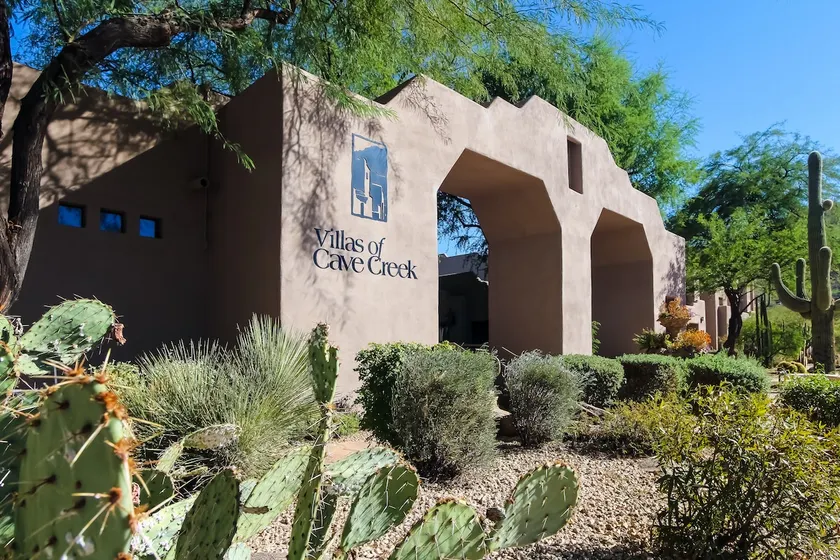 Spacious 2 Bedroom Condo - Image 1