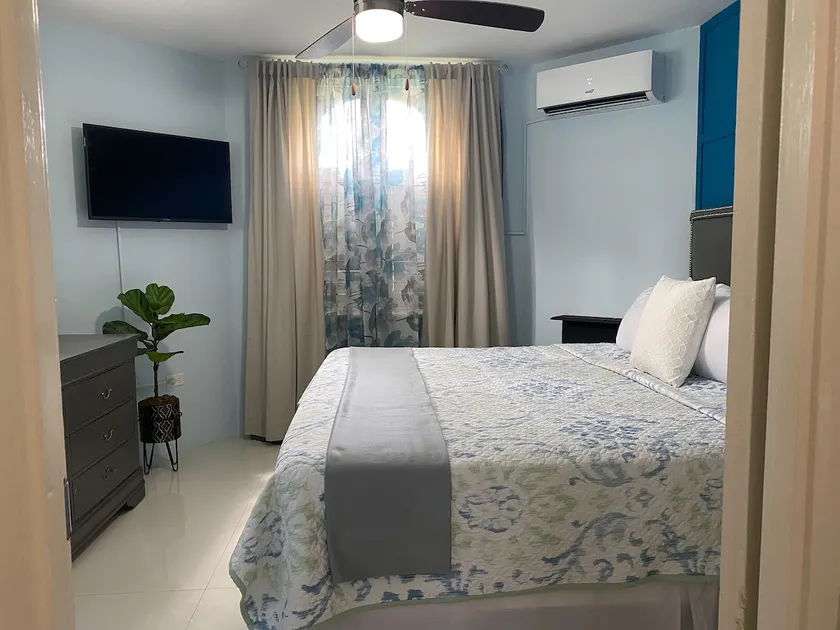 Ocho Rios Sandcastles King Suite with Balcony & Beach Access – Ideal for Couples - Image 1