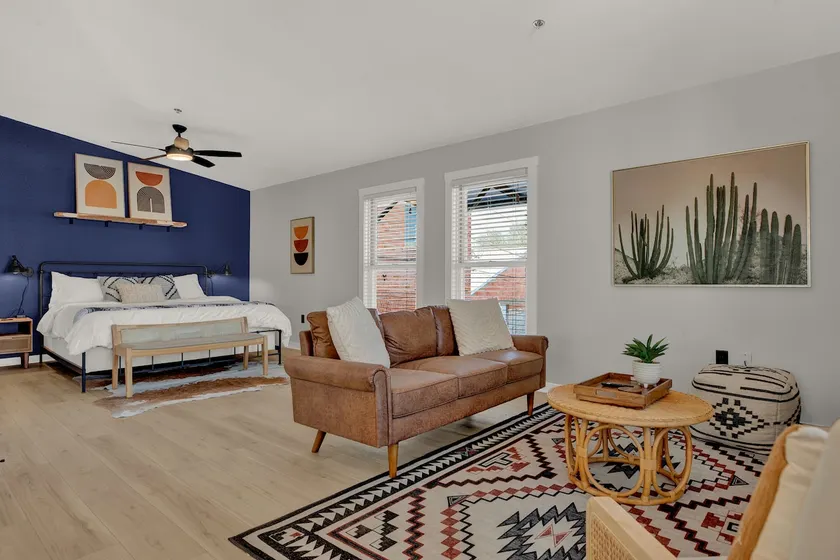 STAY ON MAIN! St Studio Apt W/ Kitchen - Image 1