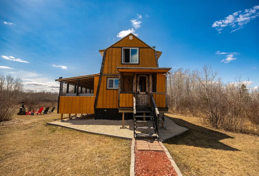 Serenity Woods Off-Grid Cabin- Near Gimli MB - Image 1