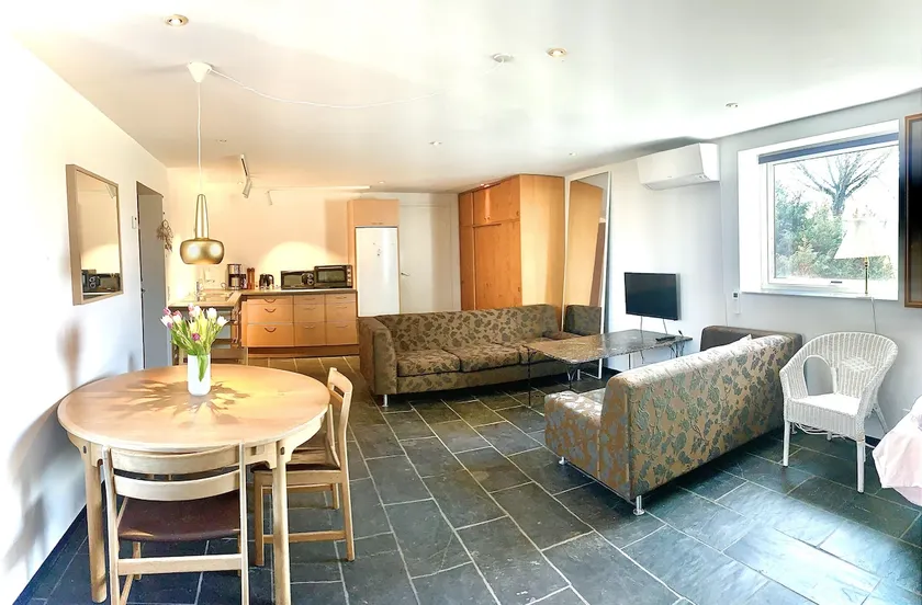 Room with kitchen + bathroom between Horsens and Juelsminde - Image 1