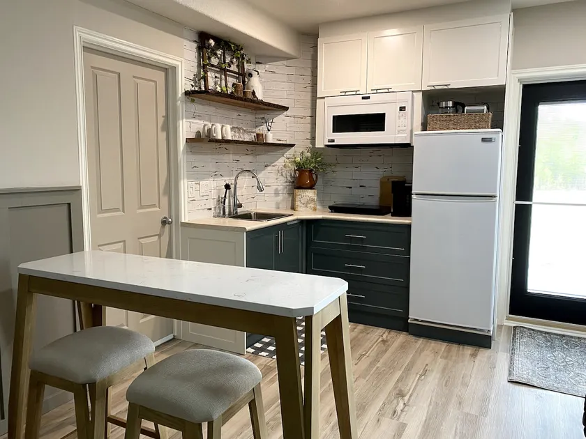 Sweet Prairie Landing Cozy 2 bedroom suite/kitchen - Image 1