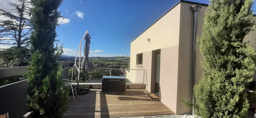 Studio indépendant de 28 m2, avec vue magnifique. - Image 1