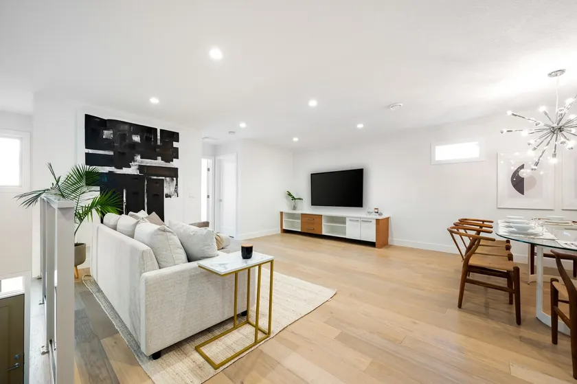 The White House -A Luxury Mega Condo 3 mins to DT - Image 1