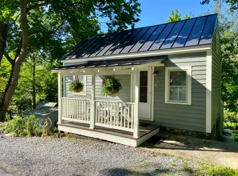 Snickers Gap Cottage - Image 1