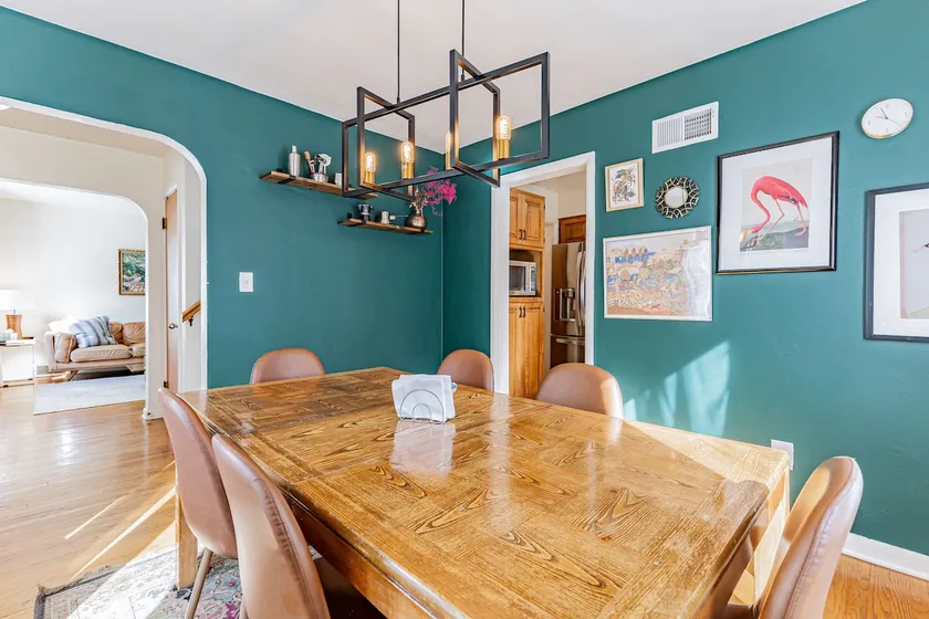 Stylish 4 Bedroom Home minutes from Downtown Champaign & Campus - Image 1