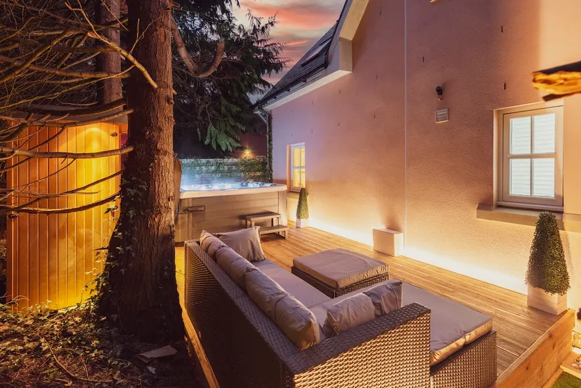 Pink Spa Nest - Image 1