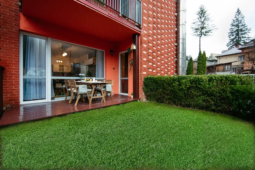 Home & Garden with stunning view - Image 1