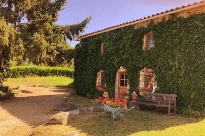 Beautiful 3 bedroom house with private pool - Image 1