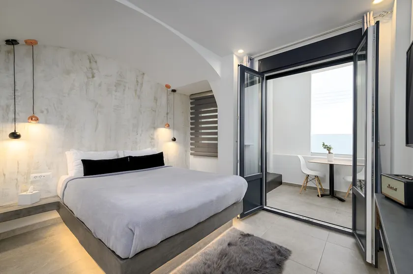 George&Joanna Honeymoon Suite with outdoor Hot Tub - Image 1