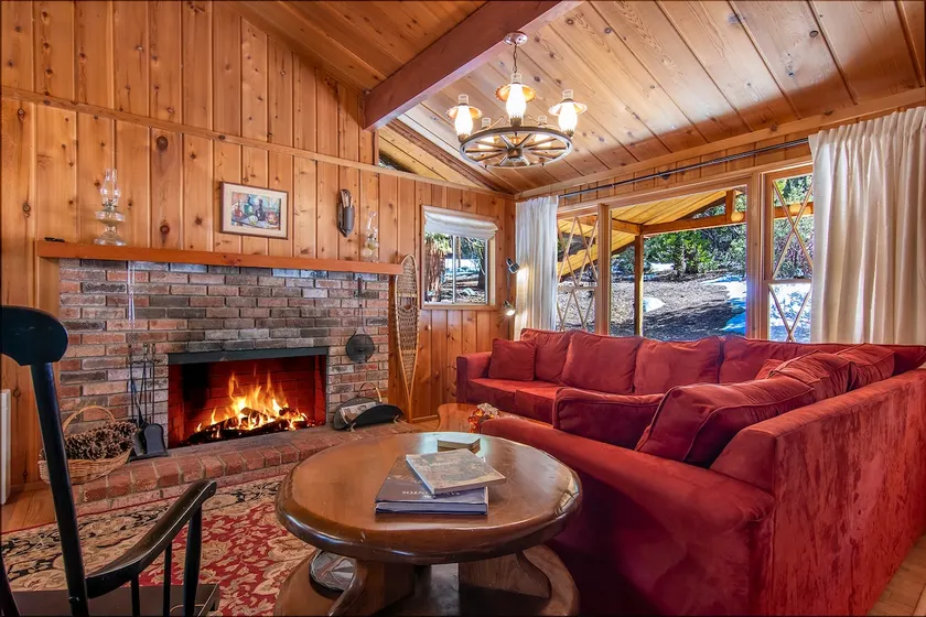 Juniper Haus-Classic Mountain Charm - Image 1