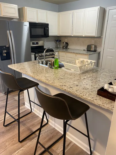 Cute & Clean Townhouse near everything - Image 1