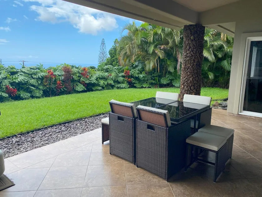 Private & Beautiful home on 1 acre - Image 1