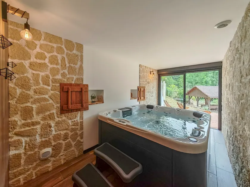 Gîte En Plain'Nature-Private Jacuzzi-6p - Image 1