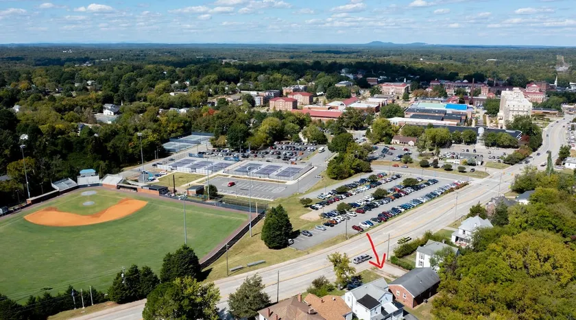Farmville-Entire House - walk to Downtown & Campus - Image 1