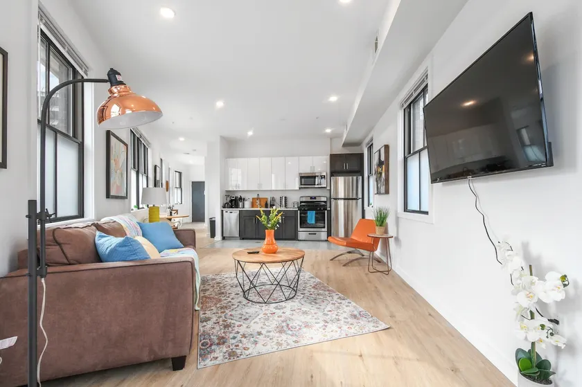 Unique 1BR | Walk to njpenn/njpac | 30 min to nyc - Image 1