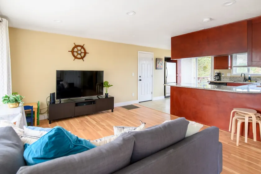 Central, Family friendly home - Image 1
