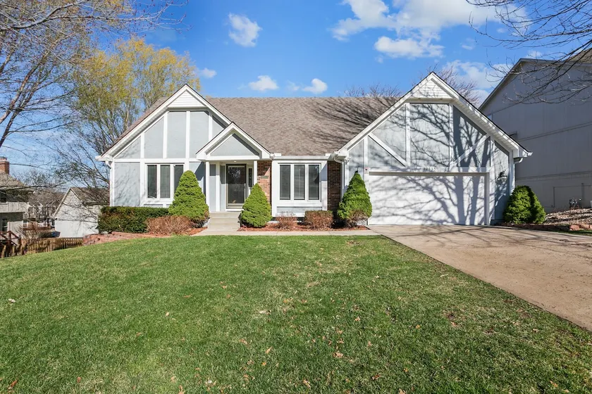 Amazing Spacious4Bedrooms5beds2Couches - Image 1