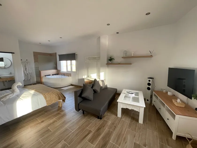 LA MANZANA DE EVA - Loft with Jacuzzi - Image 1