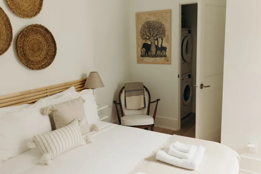 The Landsdale Cottage —beautiful downtown retreat - Image 1