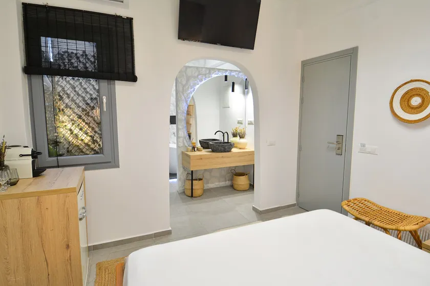 Oikia Suites White stone - Image 1