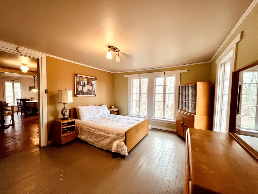 Scenic two-bedroom Boathouse overlooking the river - Image 1