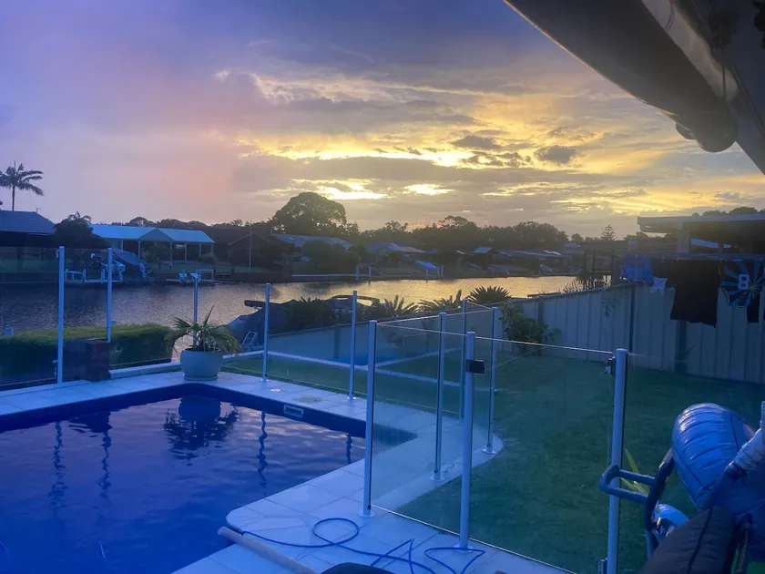 Pool house on the canal, private Jetty, Wifi - Image 1