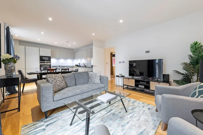 Spacious Penthouse Pad Nineteen - Image 1
