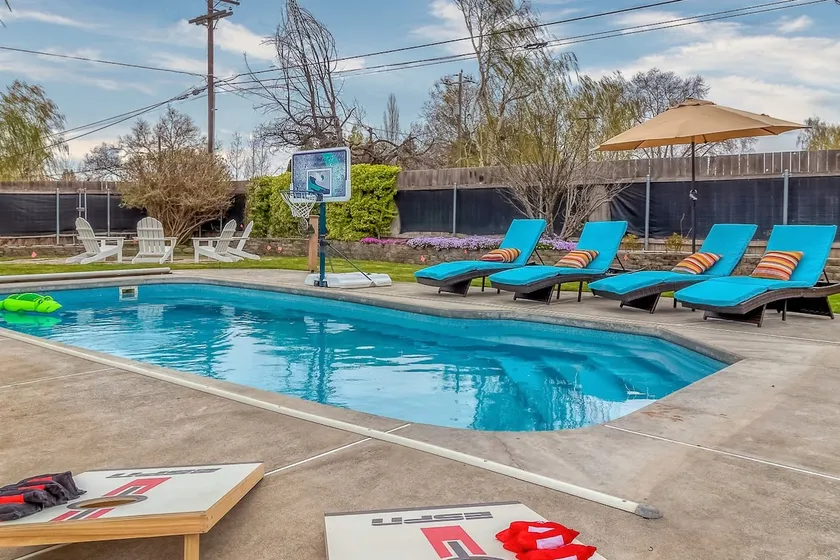 Stunning and spacious retreat w/ Heated pool and hot tub - Image 1