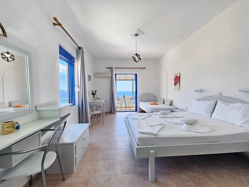 Lovely Quadruple Studio With Sea View - Image 1