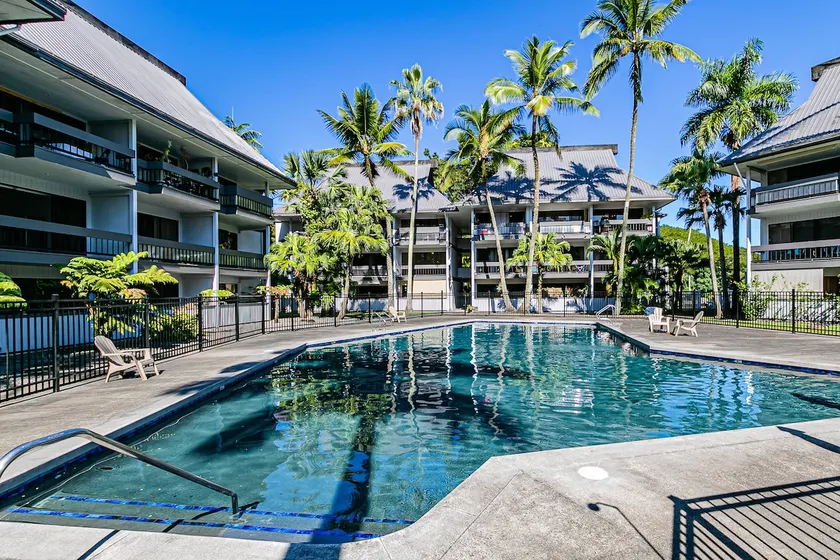 Hilo studio with pool and balcony in Waiakea Villa - Image 1
